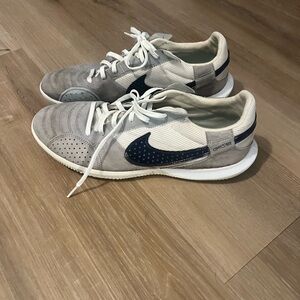 Nike Gato Men's Shoes